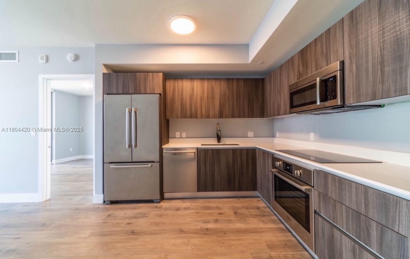 ARIA ON THE BAY CONDO - Residential