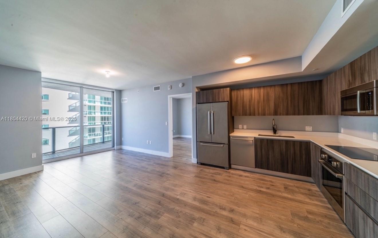 ARIA ON THE BAY CONDO - Residential