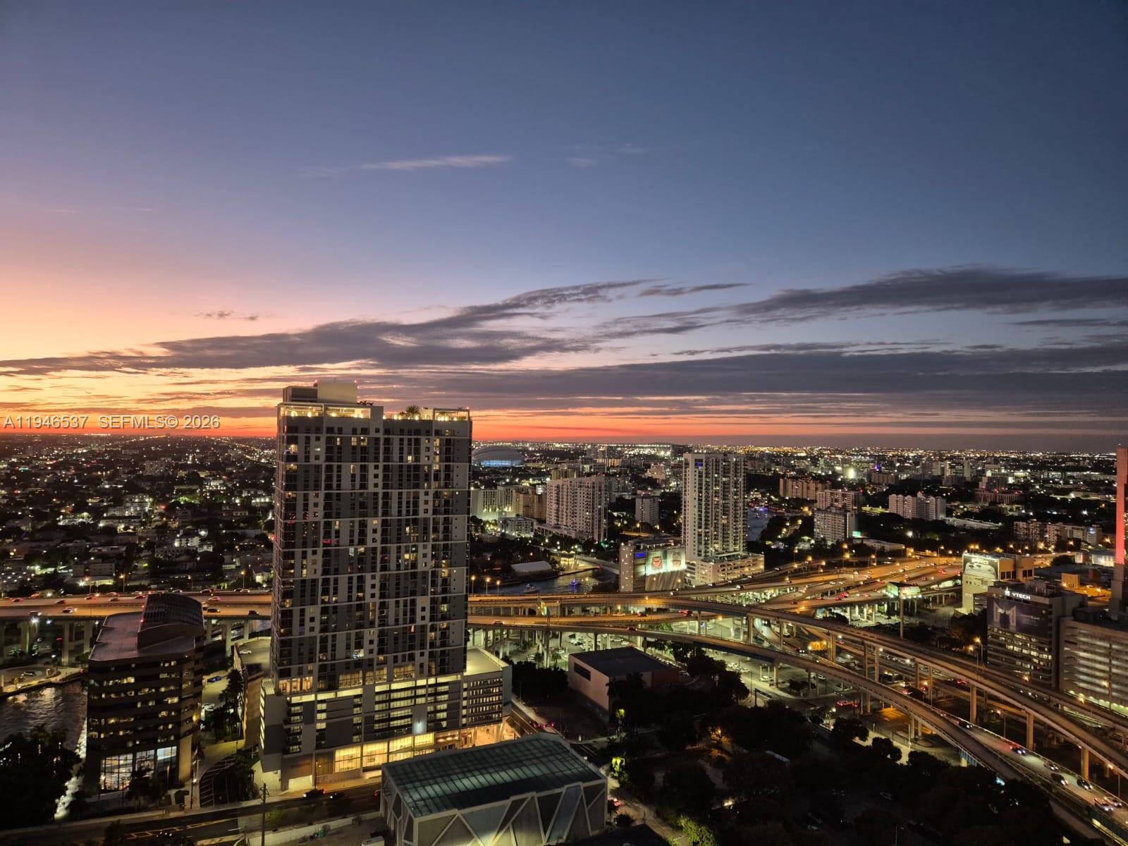 IVY CONDO - Residential