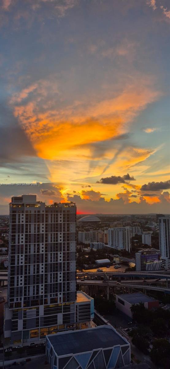 IVY CONDO - Residential