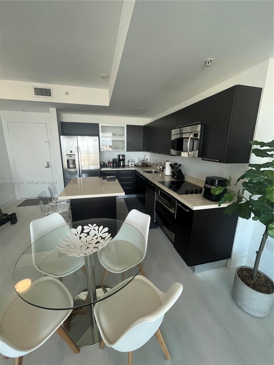 IVY CONDO - Residential