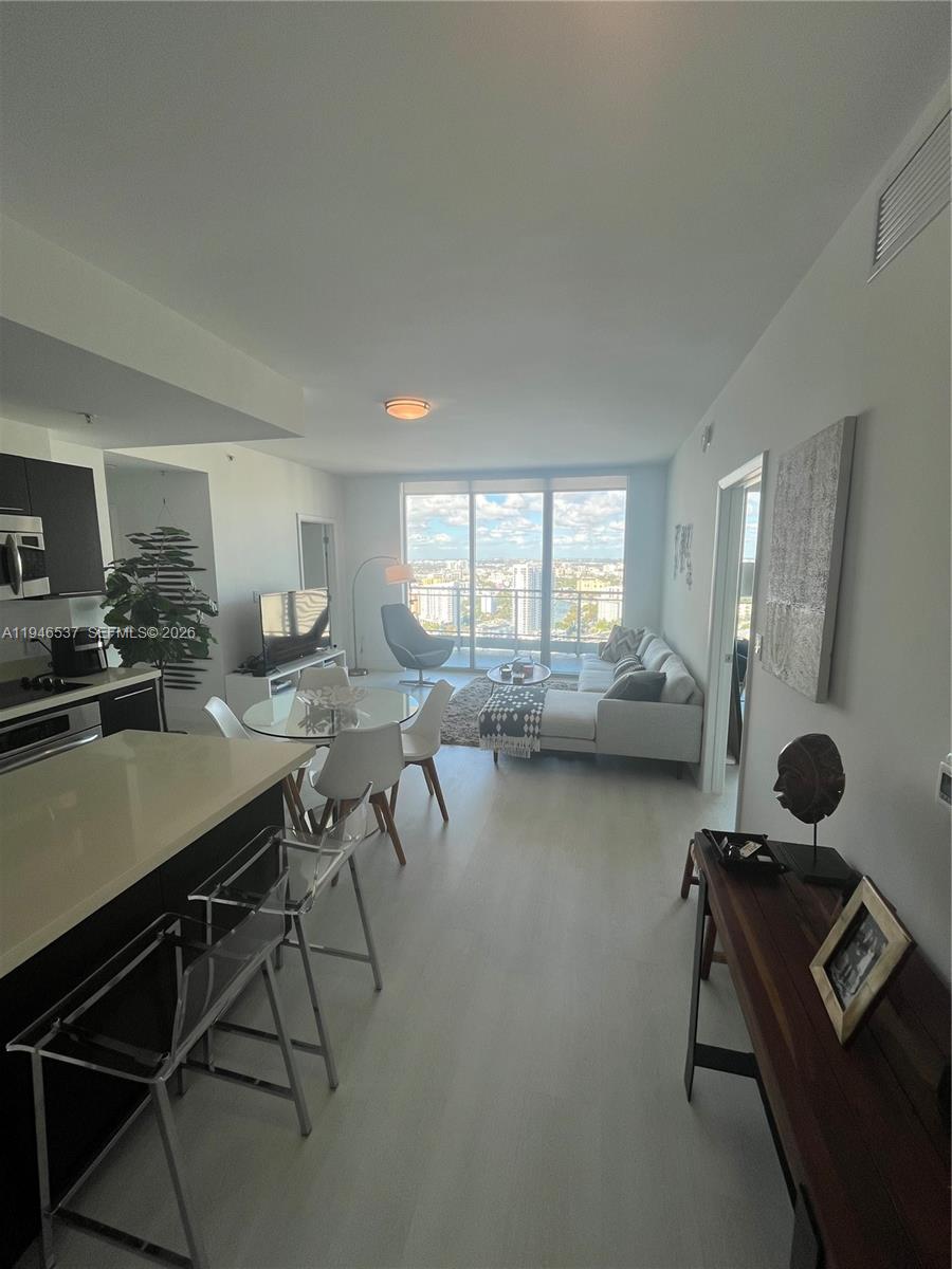 IVY CONDO - Residential