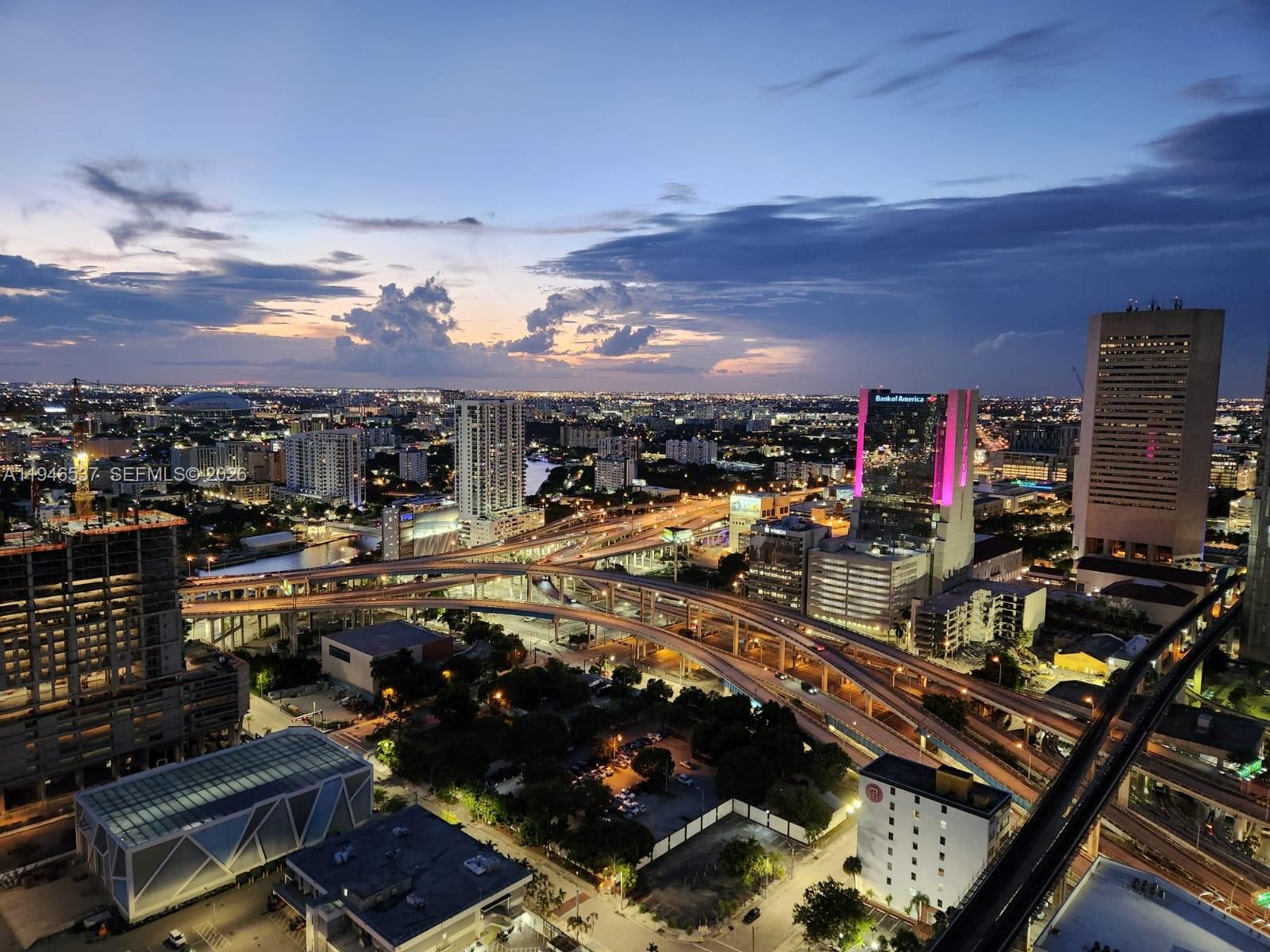 IVY CONDO - Residential