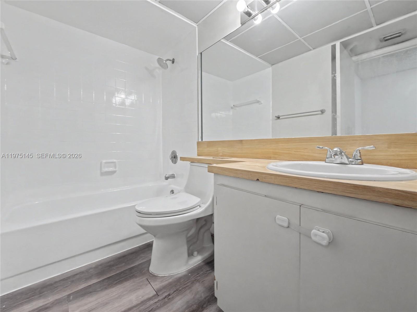 LAS VISTAS AT DORAL CONDO - Residential Lease