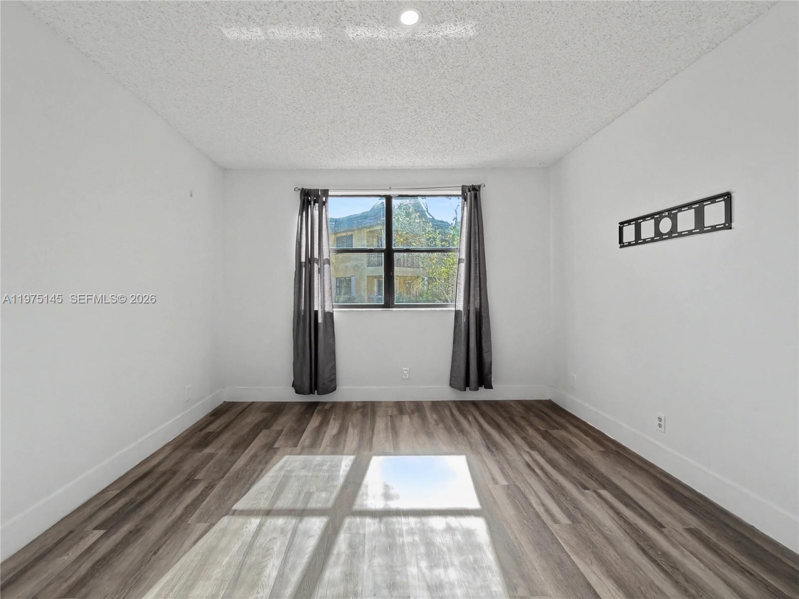 LAS VISTAS AT DORAL CONDO - Residential Lease