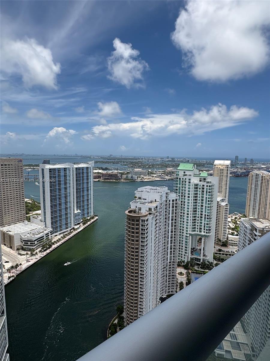 ICON BRICKELL NO TWO - Residential