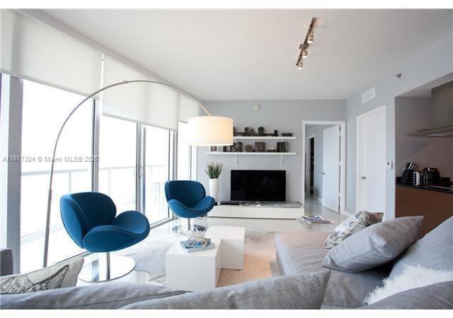 495 Brickell Ave 5104