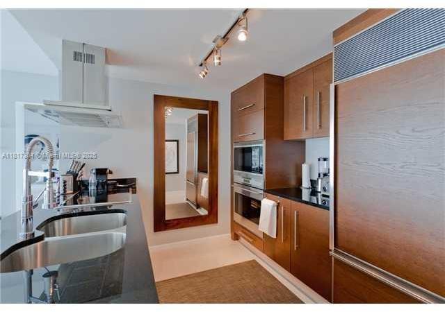 495 Brickell Ave 5104