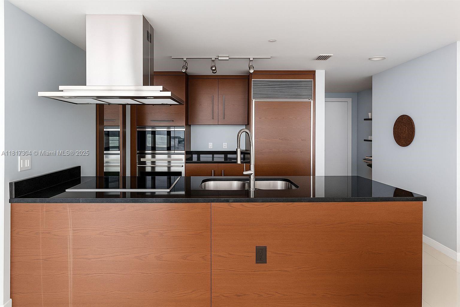 ICON BRICKELL NO TWO - Residential