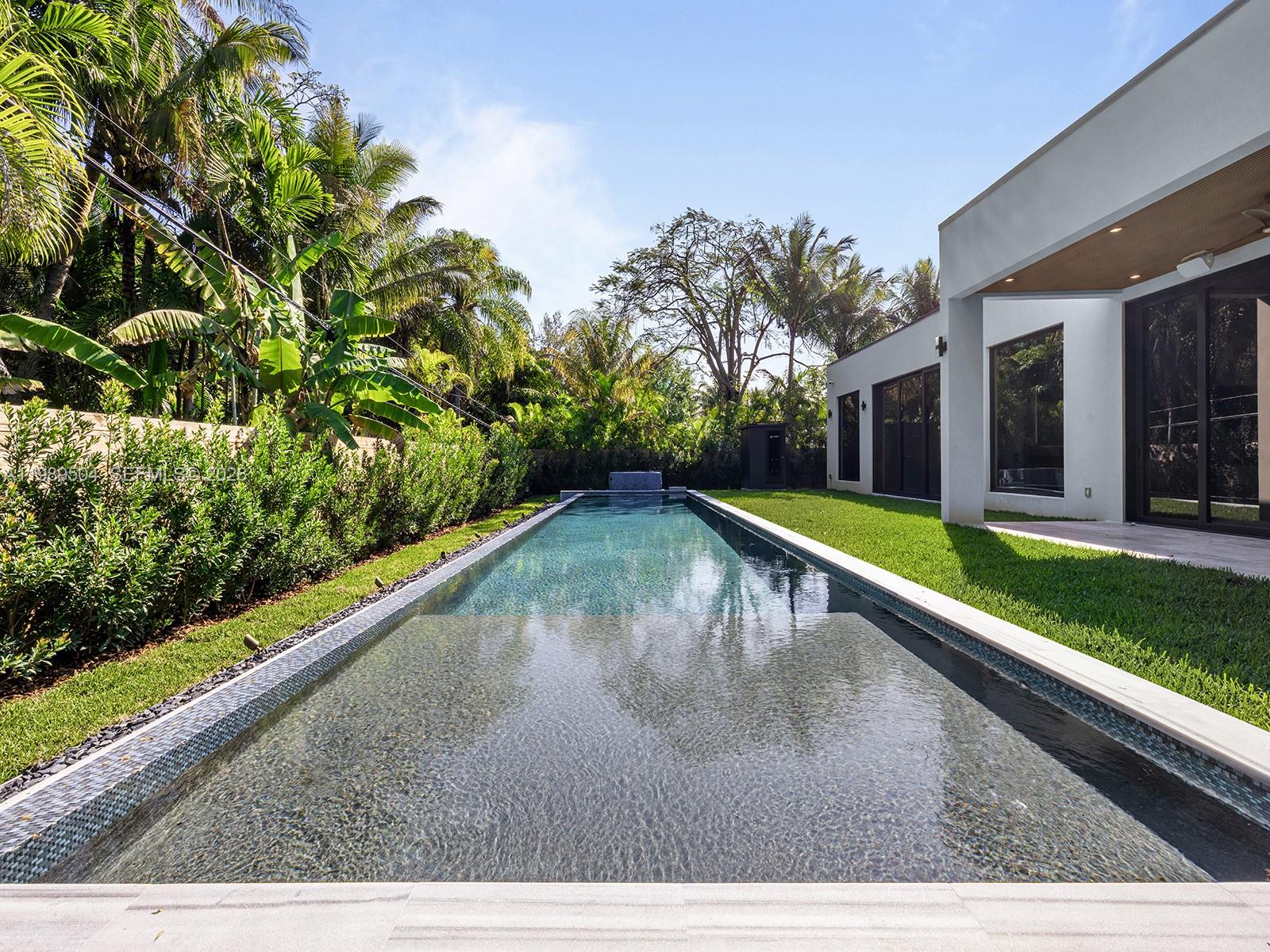 AVOCADO HOMES - Residential