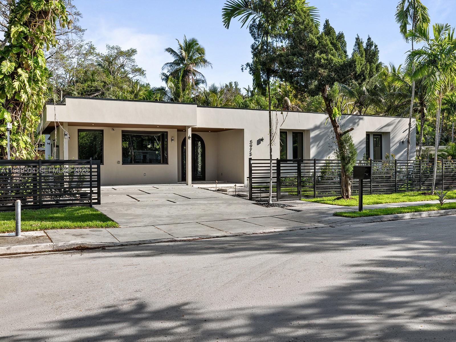 AVOCADO HOMES - Residential