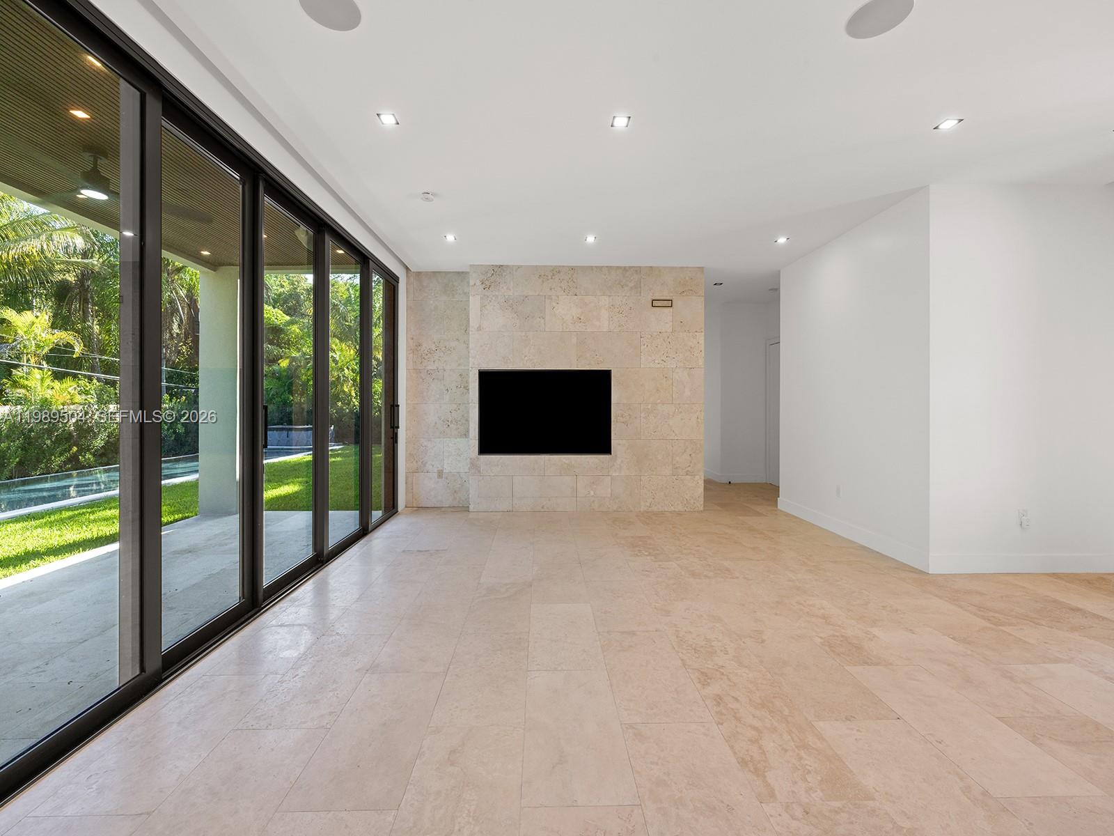 AVOCADO HOMES - Residential