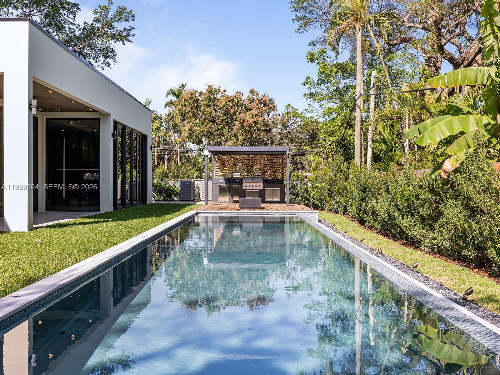 AVOCADO HOMES - Residential