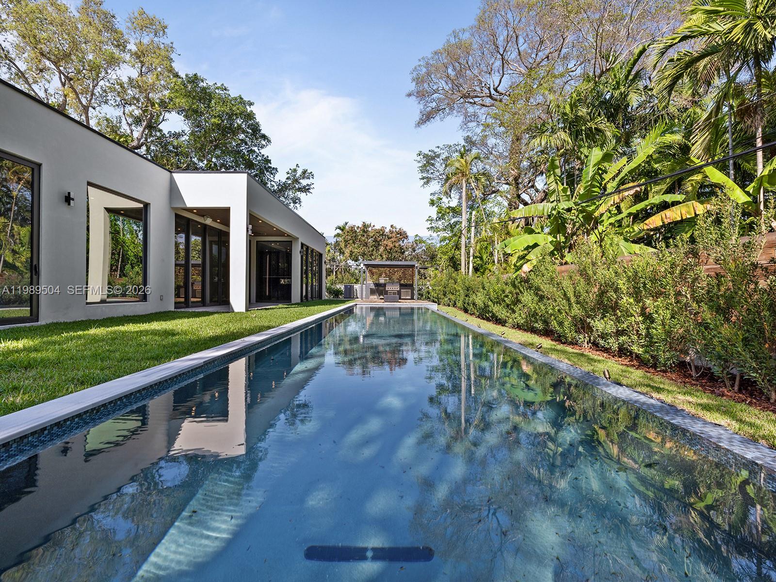 AVOCADO HOMES - Residential