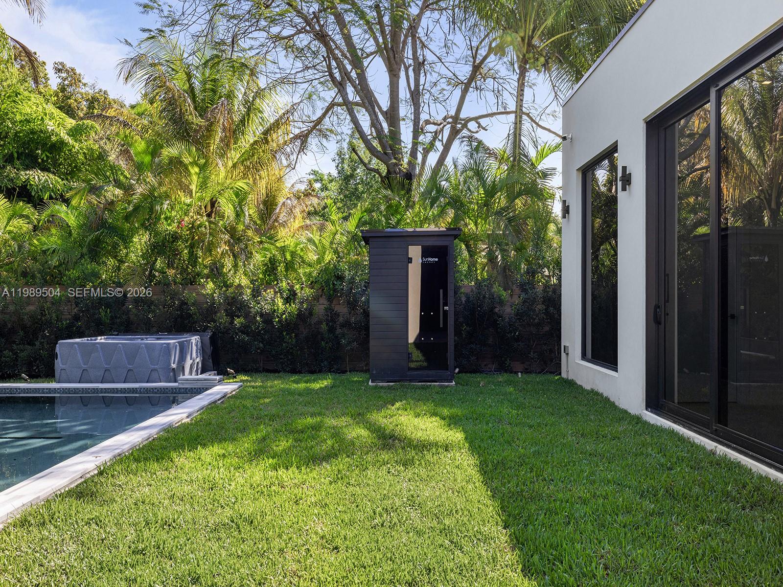 AVOCADO HOMES - Residential