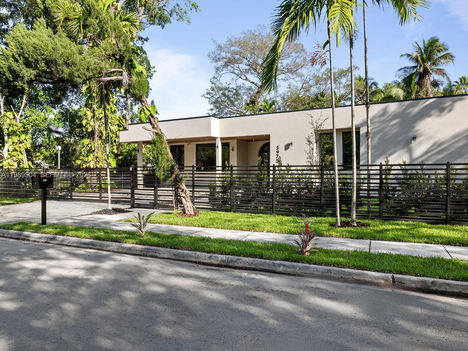 AVOCADO HOMES - Residential