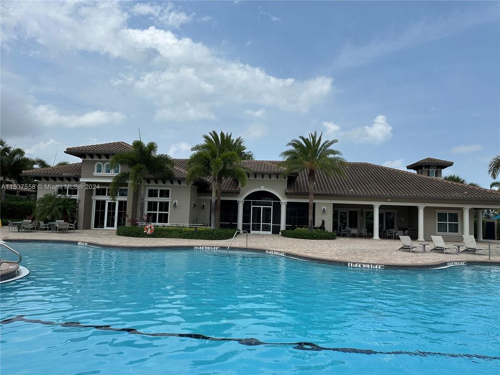 Photo of 1434 Myrtle Oak Ter, Hollywood, FL 33021 (MLS # A11537558)