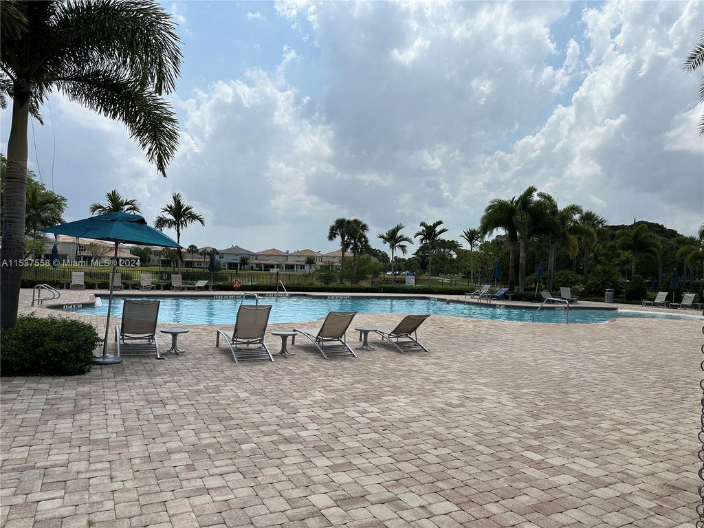 Photo of 1434 Myrtle Oak Ter, Hollywood, FL 33021 (MLS # A11537558)