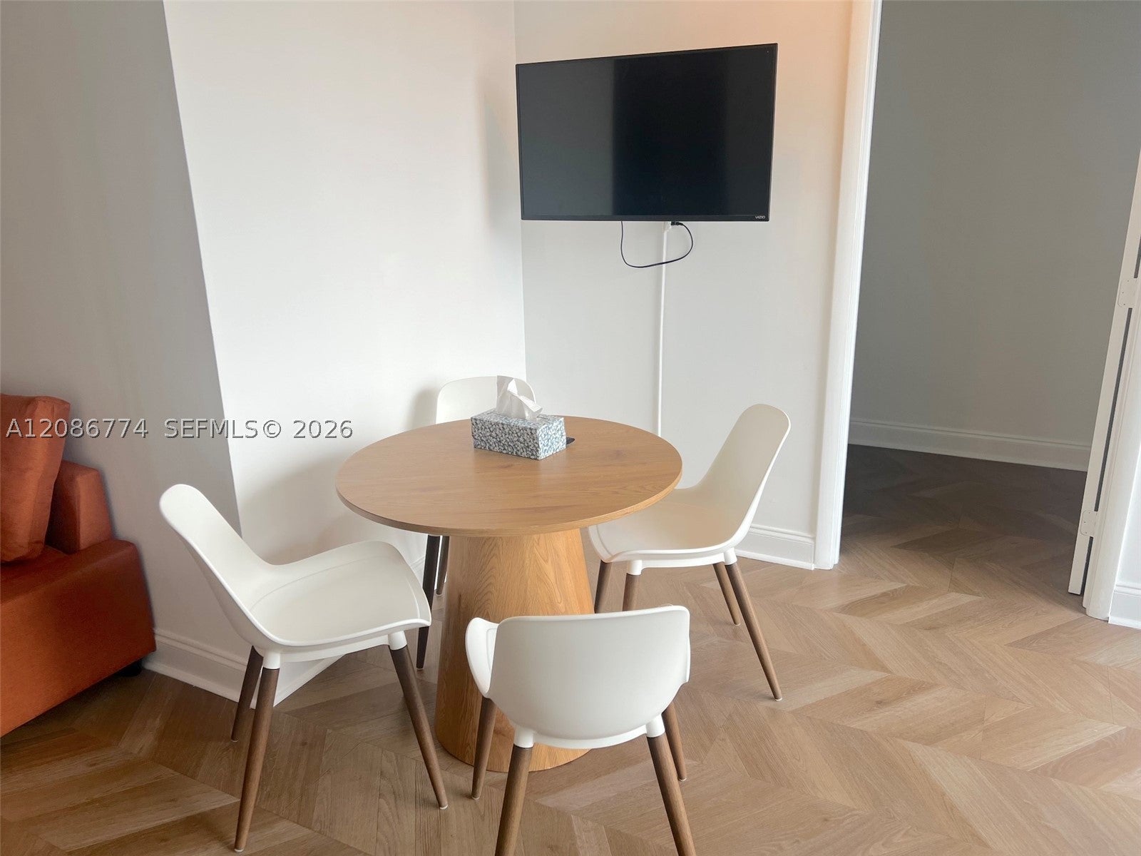 1255 Collins Ave 604