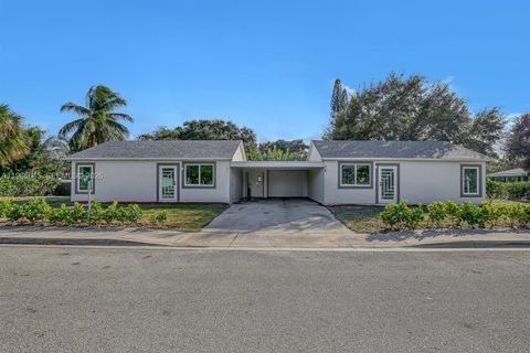 View photos, virtual tours, details... 802 S M St 802 Lake Worth FL 33460