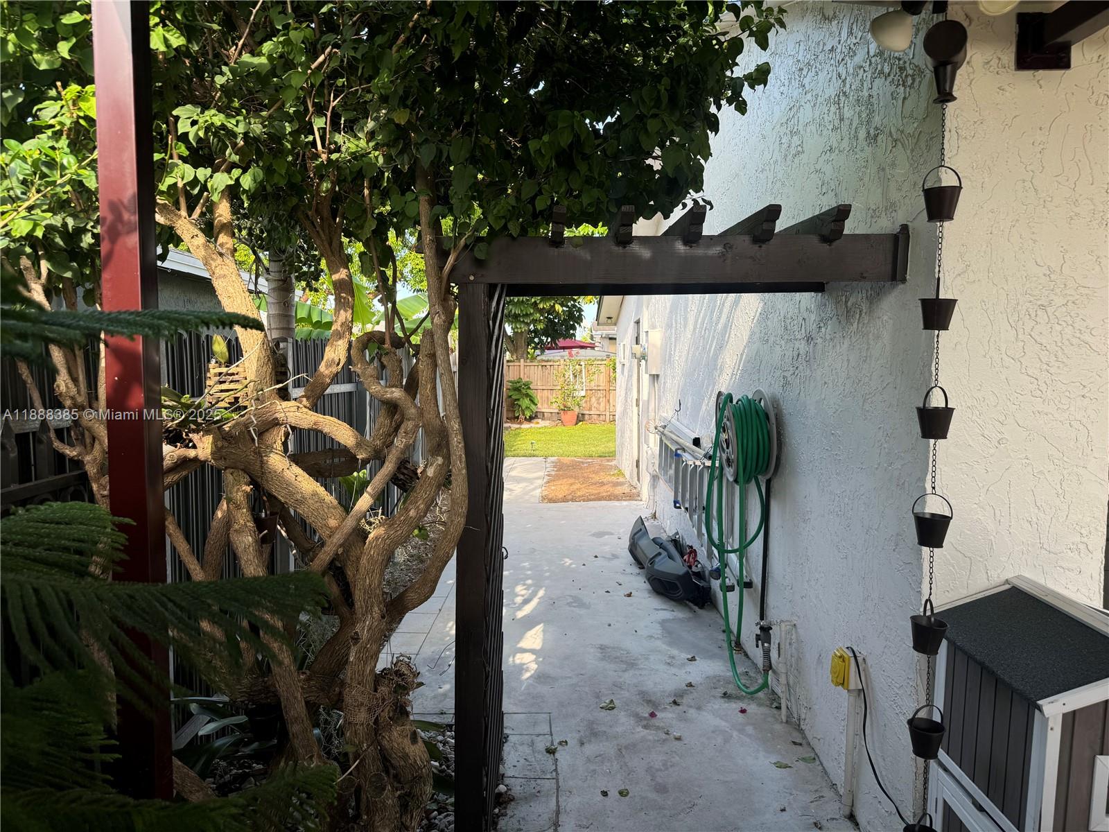 MEADOW WOOD MANOR SEC 3 - Residential