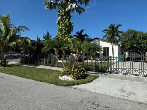 Photo of 26553 SW 125th Ct, Homestead, FL 33032 (MLS # A11888385)