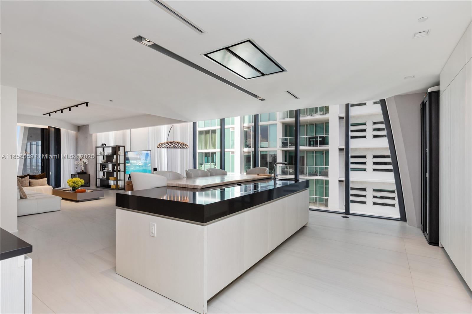 ONE THOUSAND MUSEUM CONDO - Residential