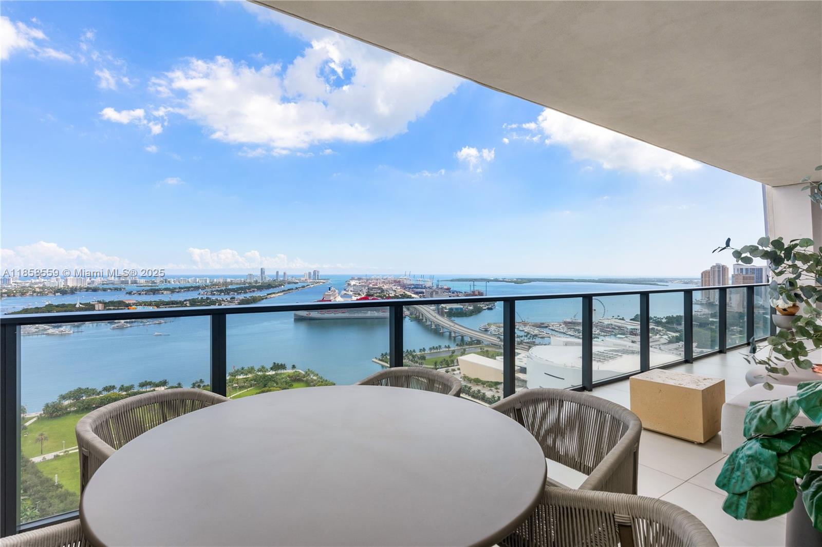 ONE THOUSAND MUSEUM CONDO - Residential