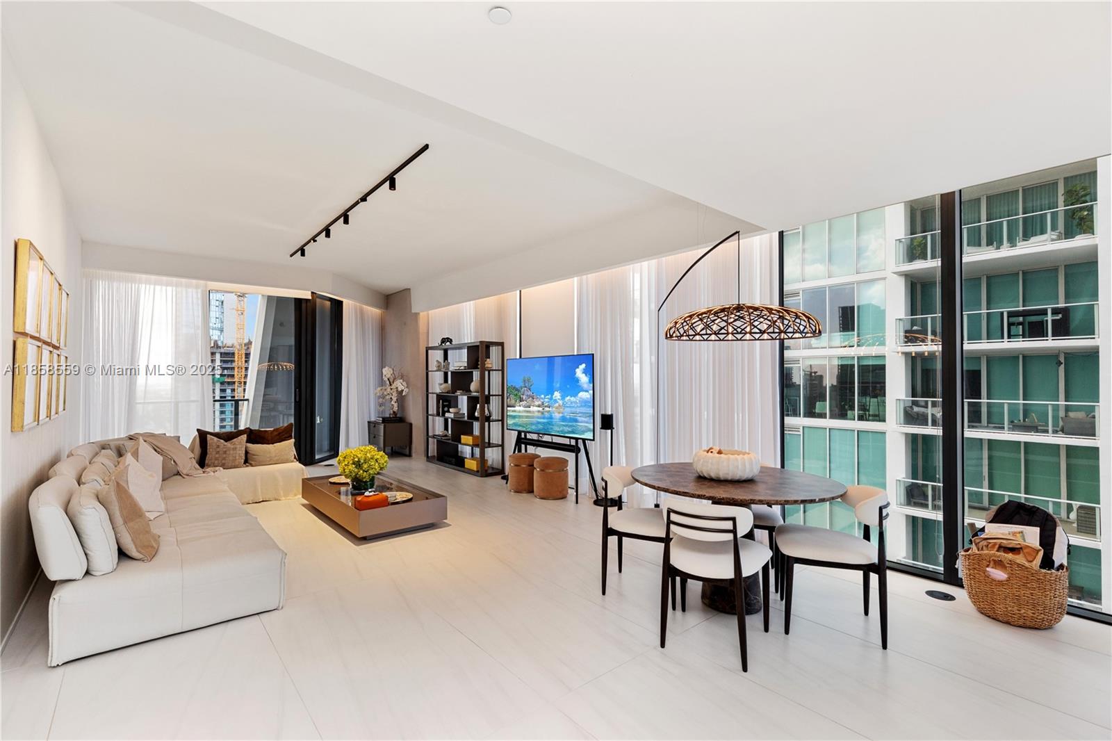 ONE THOUSAND MUSEUM CONDO - Residential