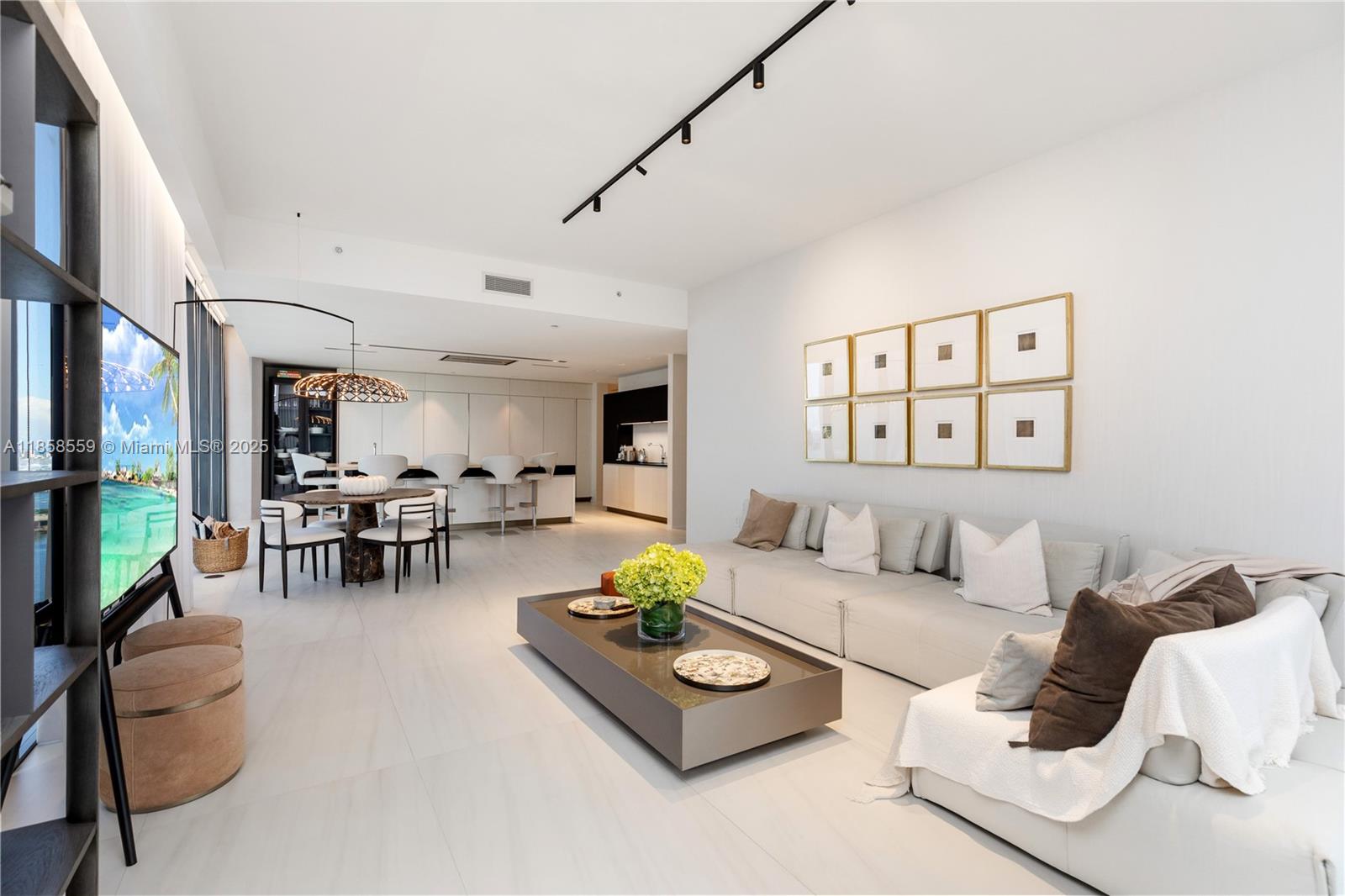 ONE THOUSAND MUSEUM CONDO - Residential