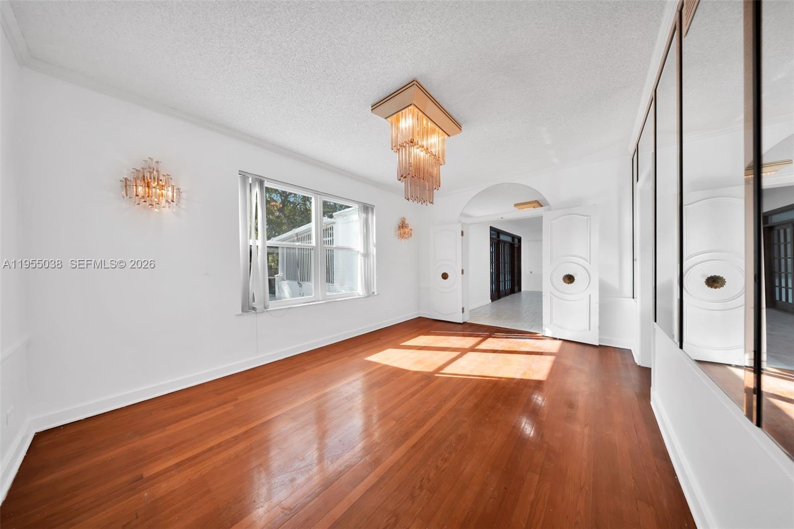 COUNTRY CLUB ESTATES SEC - Residential