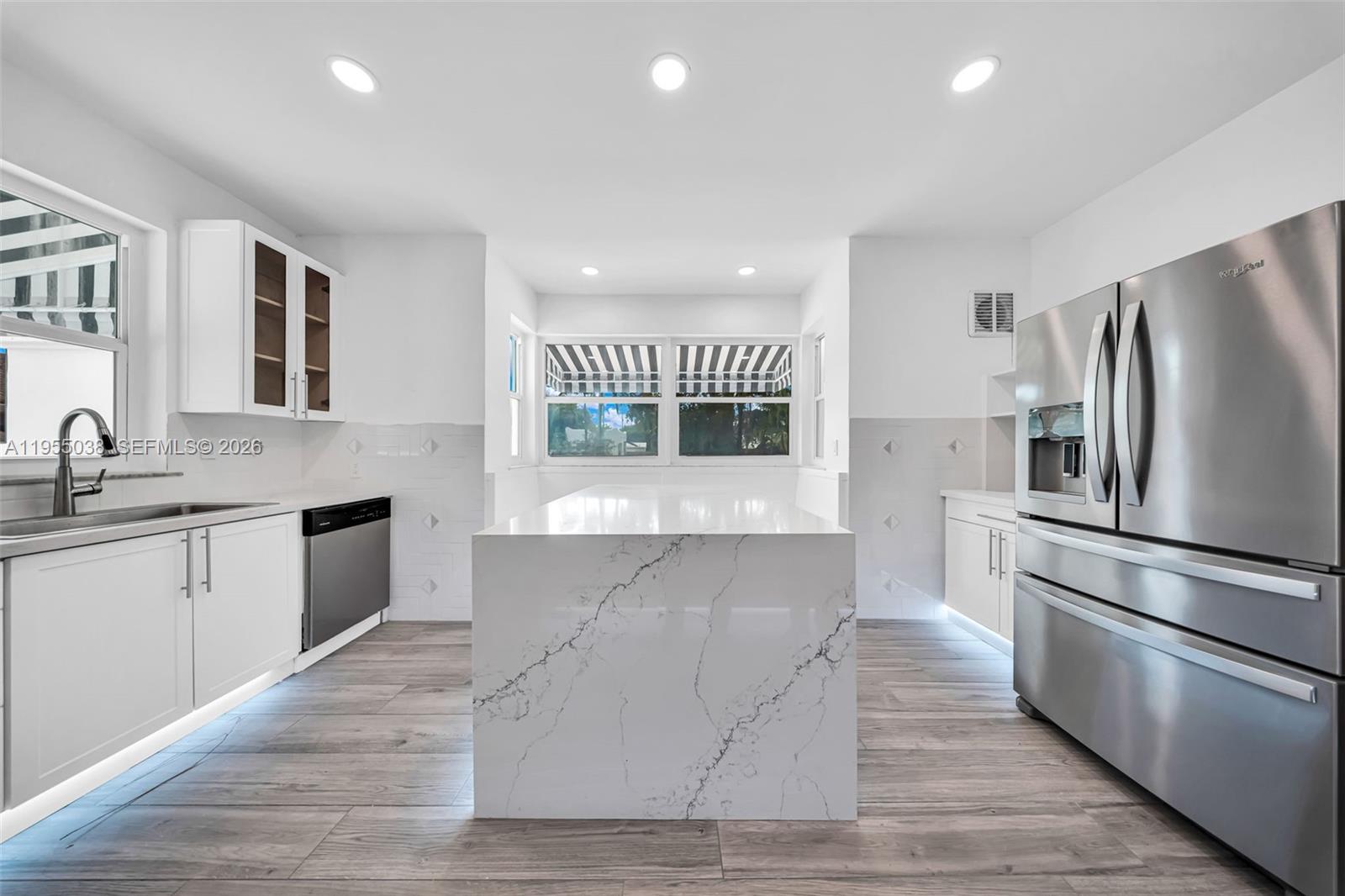 COUNTRY CLUB ESTATES SEC - Residential