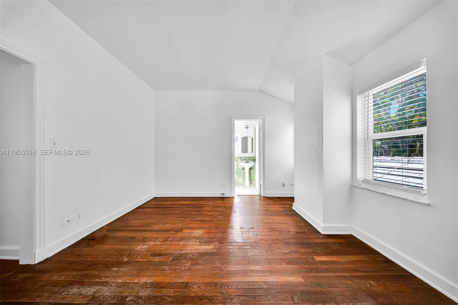 COUNTRY CLUB ESTATES SEC - Residential