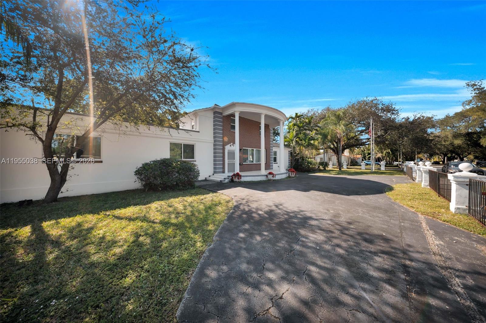 COUNTRY CLUB ESTATES SEC - Residential