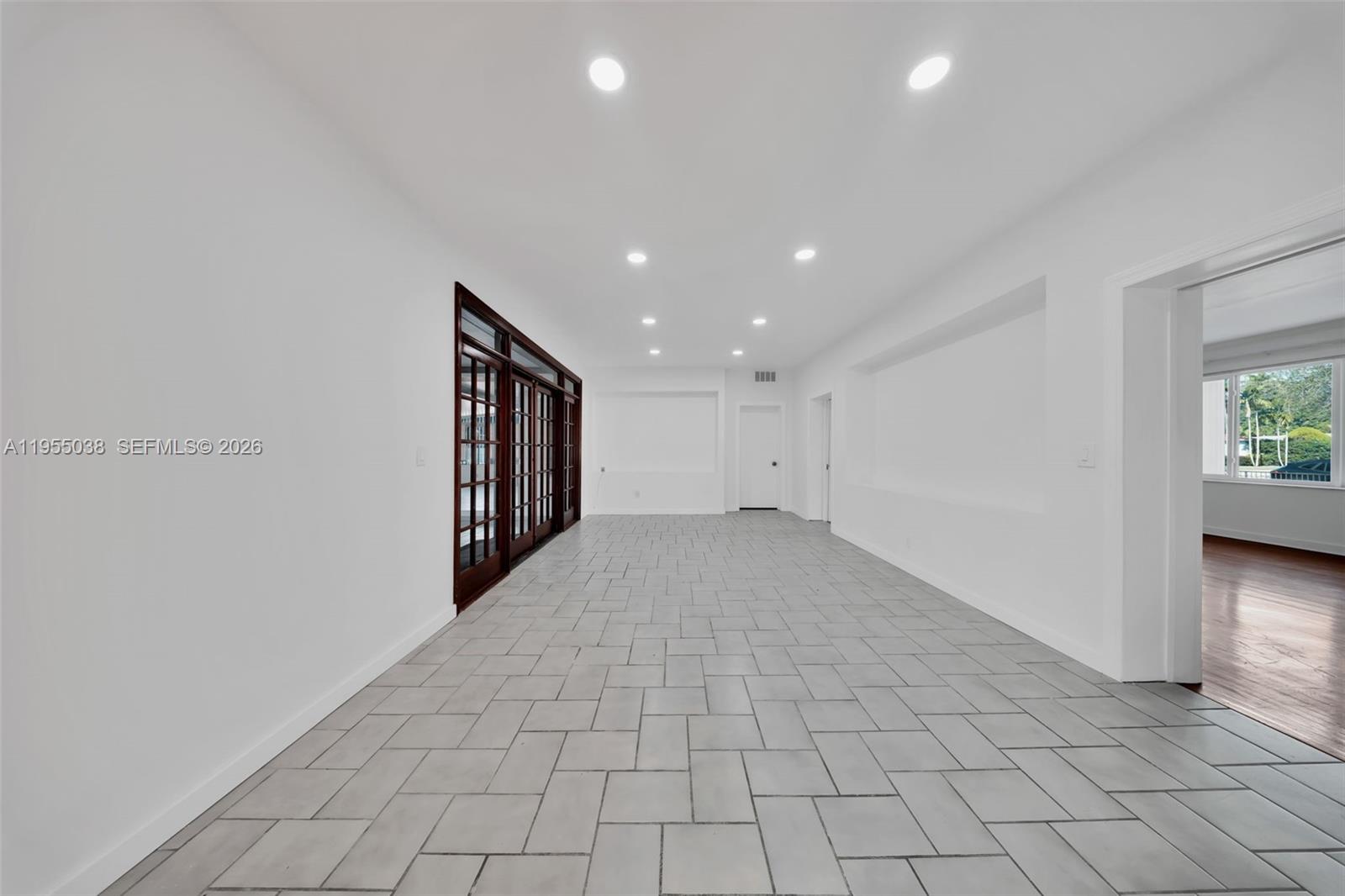 COUNTRY CLUB ESTATES SEC - Residential