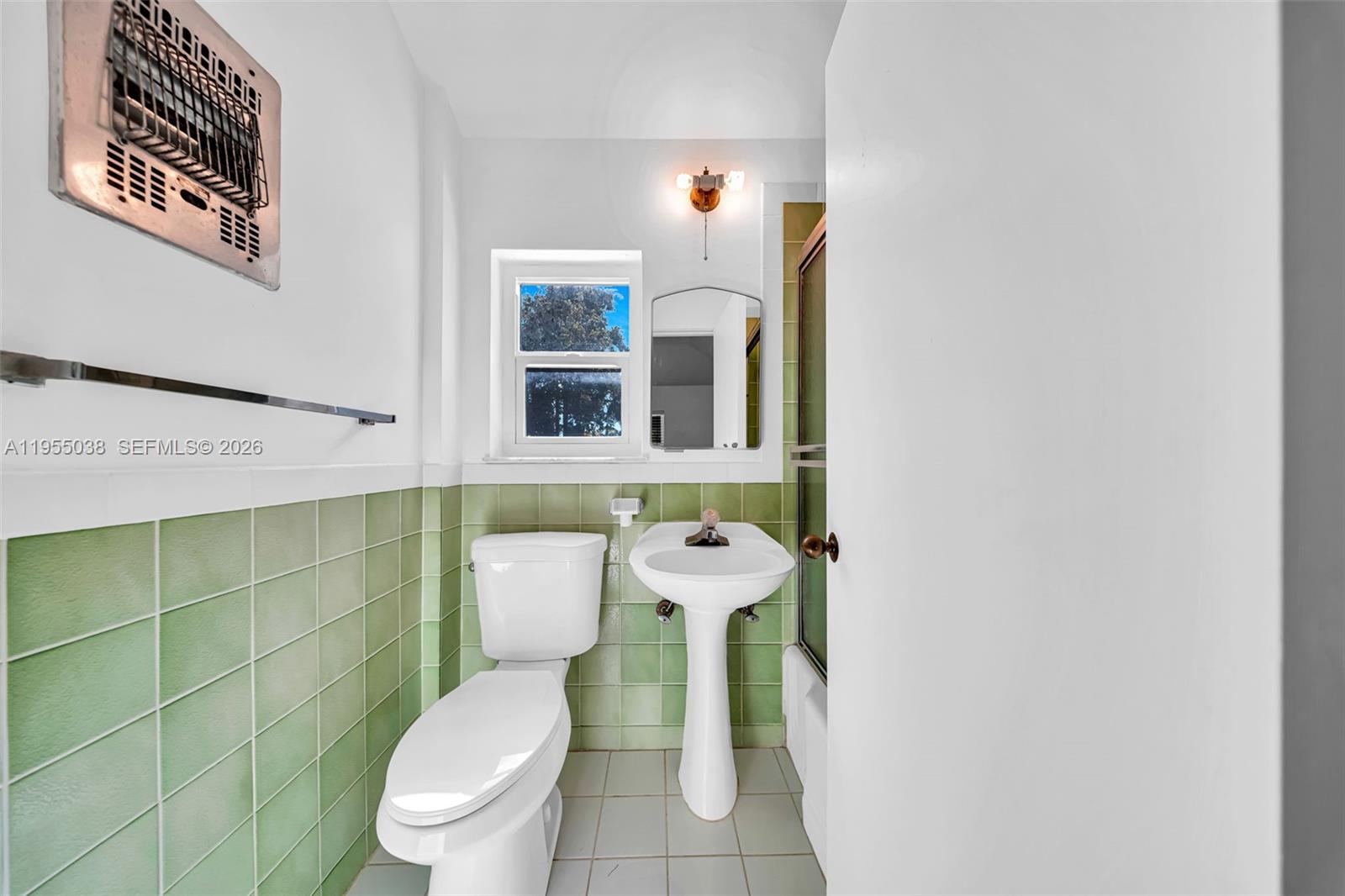 COUNTRY CLUB ESTATES SEC - Residential