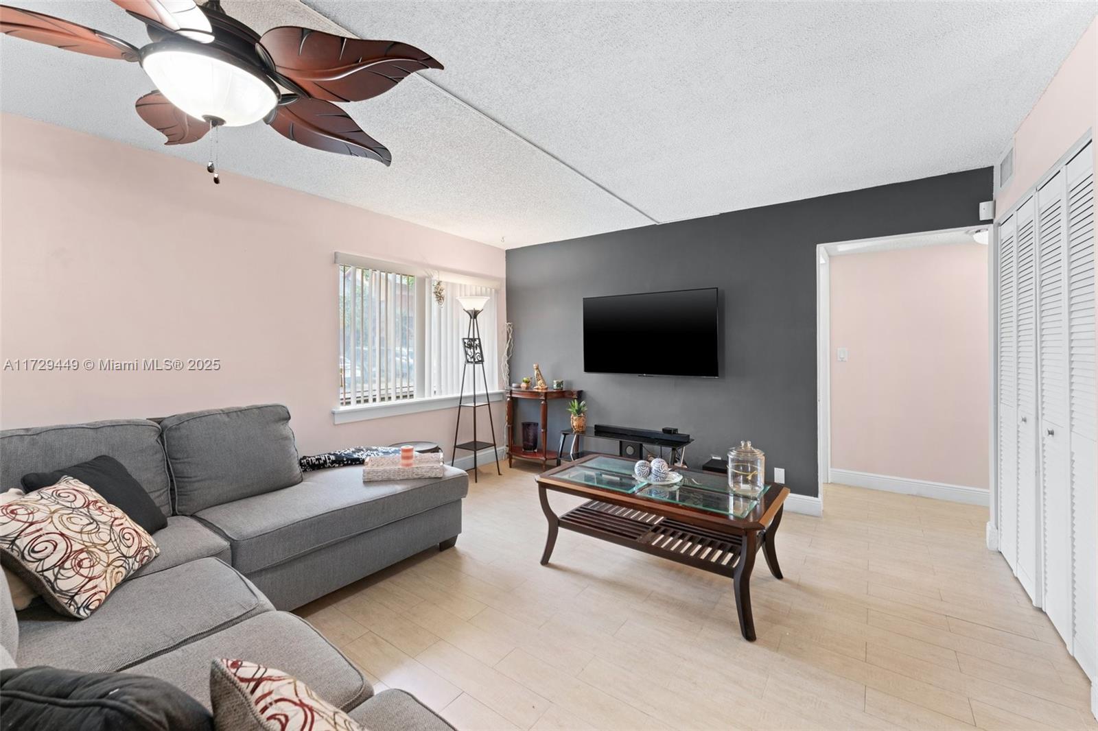 Rental Property at 64 Wimbledon Lake Dr 64, Plantation, Miami-Dade County, Florida - Bedrooms: 3 
Bathrooms: 2  - $2,600 MO.