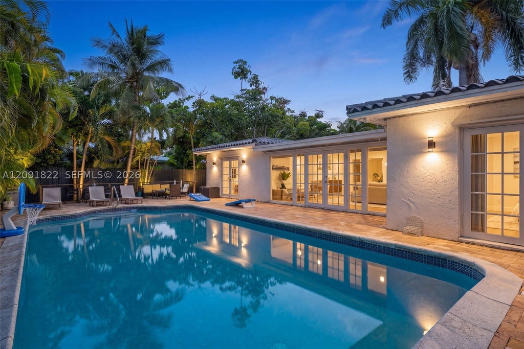 Photo of 1308 Seabreeze Blvd, Fort Lauderdale, FL 33316 (MLS # A12091822)