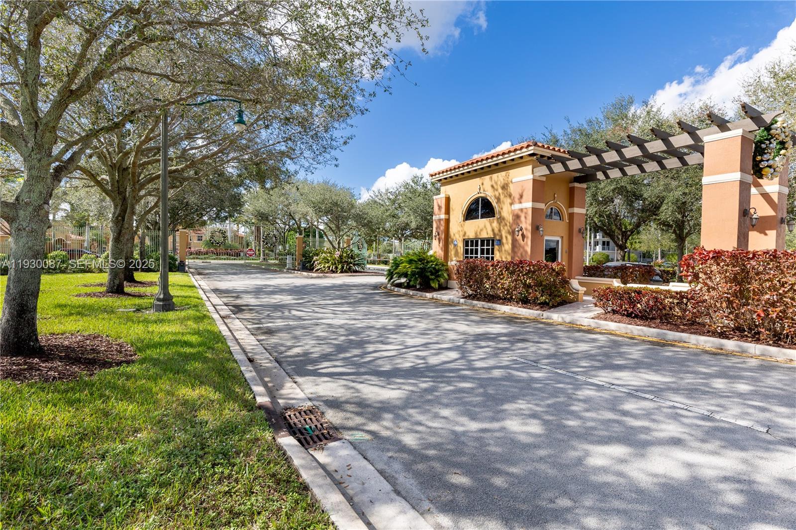 PEMBROKE CAY CONDO - Residential Lease