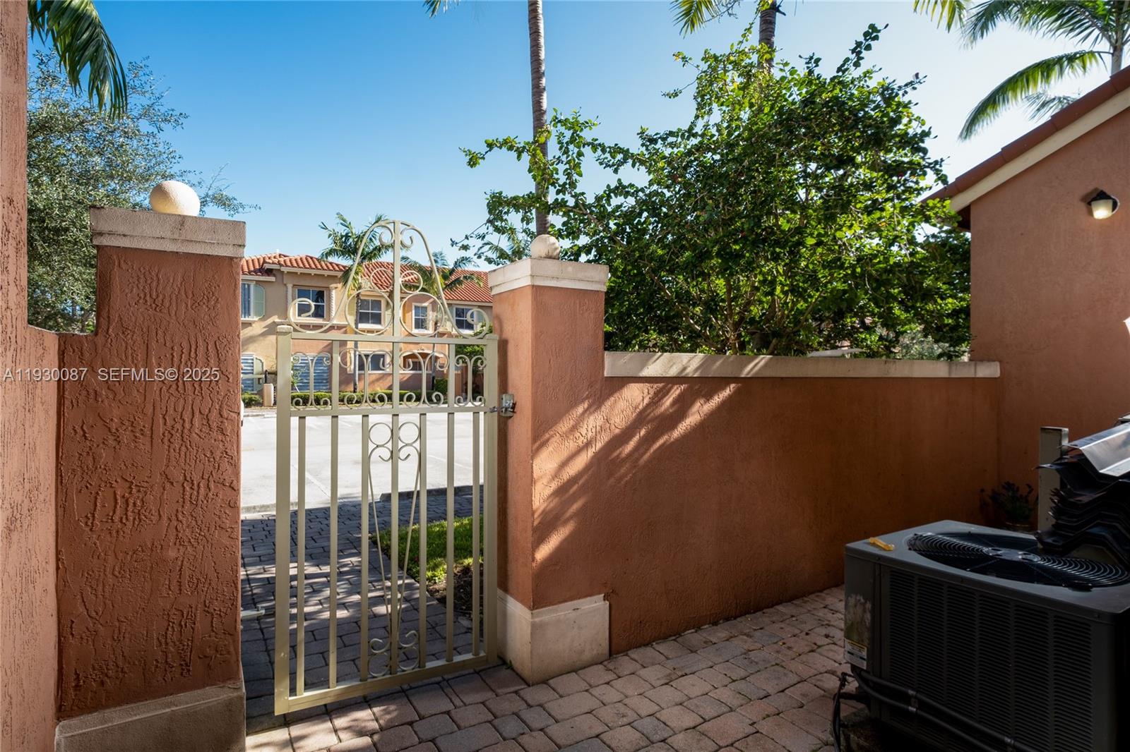 PEMBROKE CAY CONDO - Residential Lease