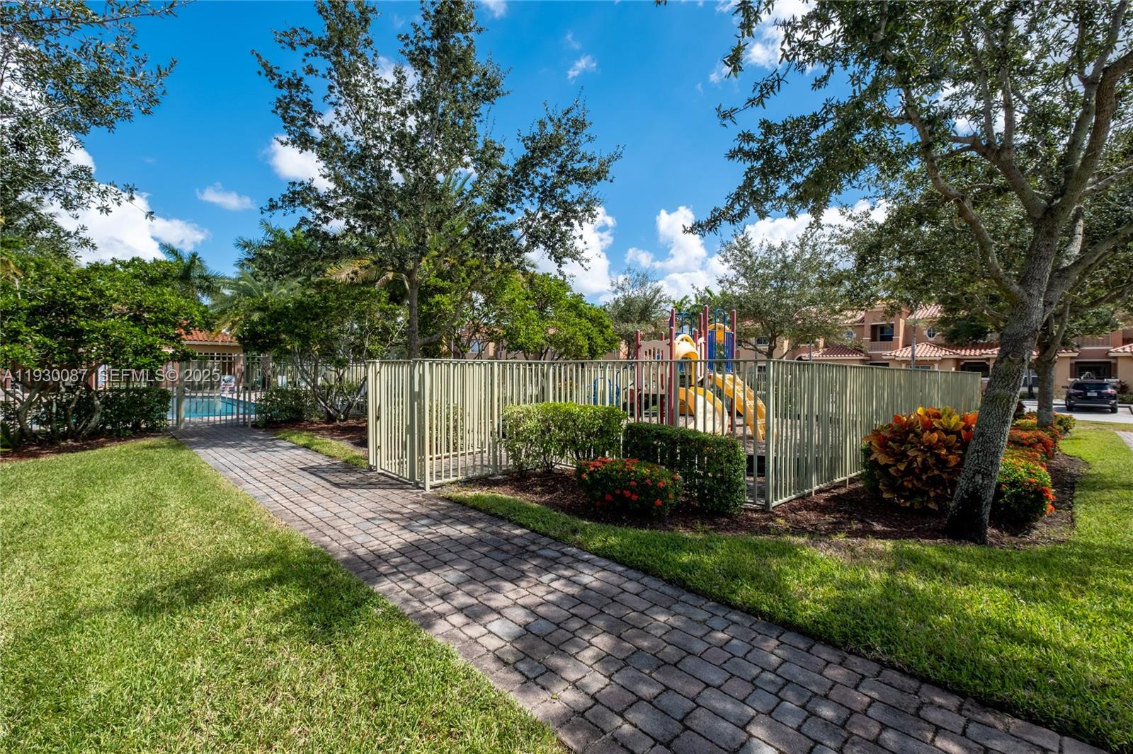 PEMBROKE CAY CONDO - Residential Lease