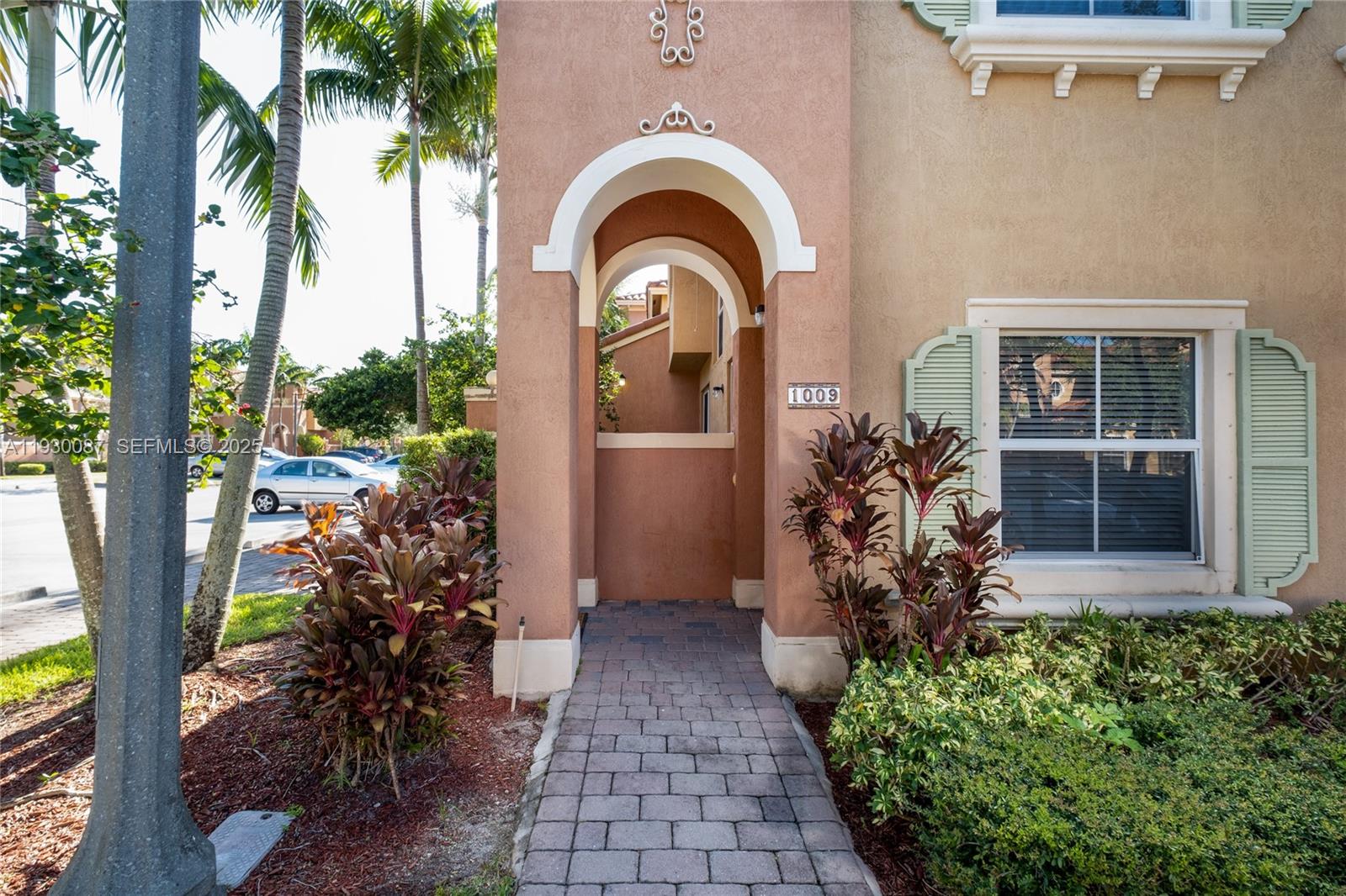 PEMBROKE CAY CONDO - Residential Lease