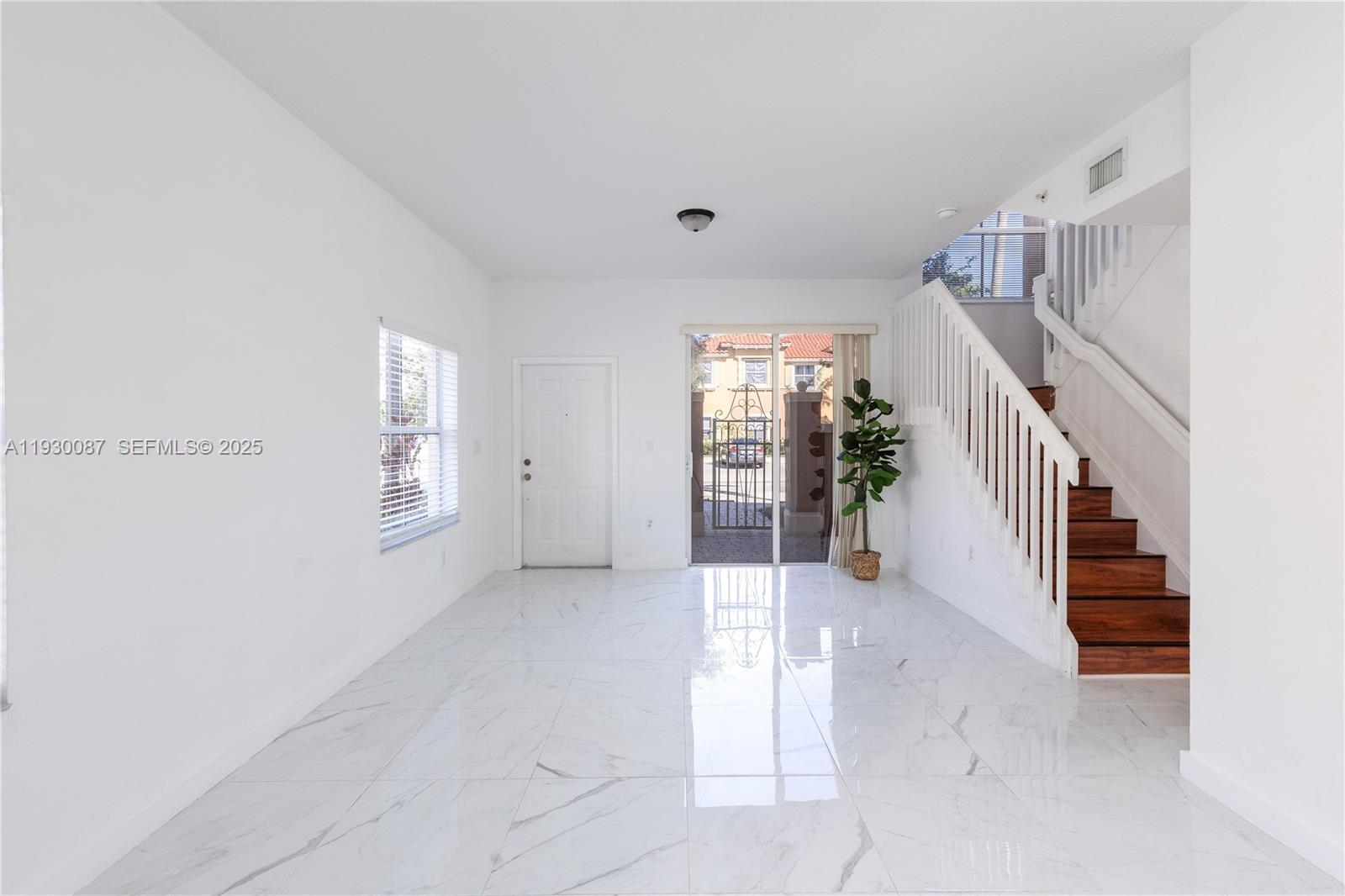 PEMBROKE CAY CONDO - Residential Lease