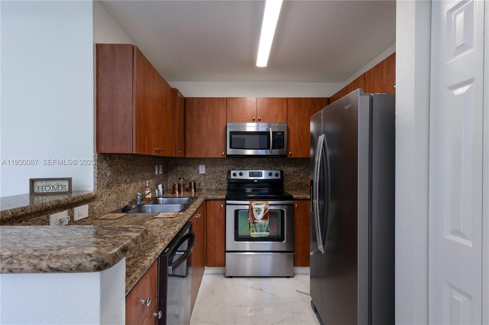 PEMBROKE CAY CONDO - Residential Lease