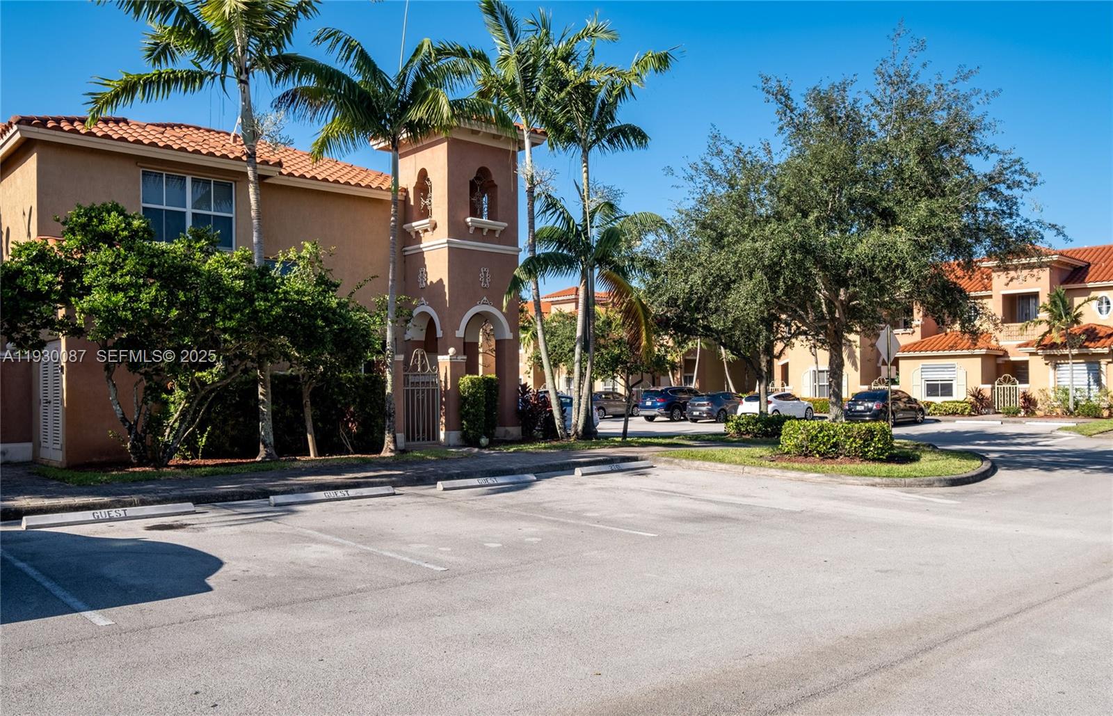 PEMBROKE CAY CONDO - Residential Lease