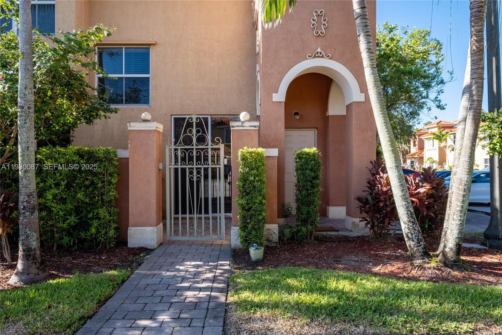 PEMBROKE CAY CONDO - Residential Lease