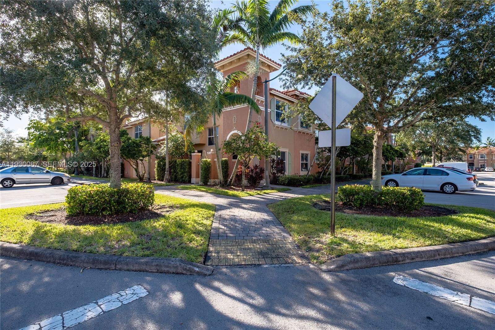 PEMBROKE CAY CONDO - Residential Lease