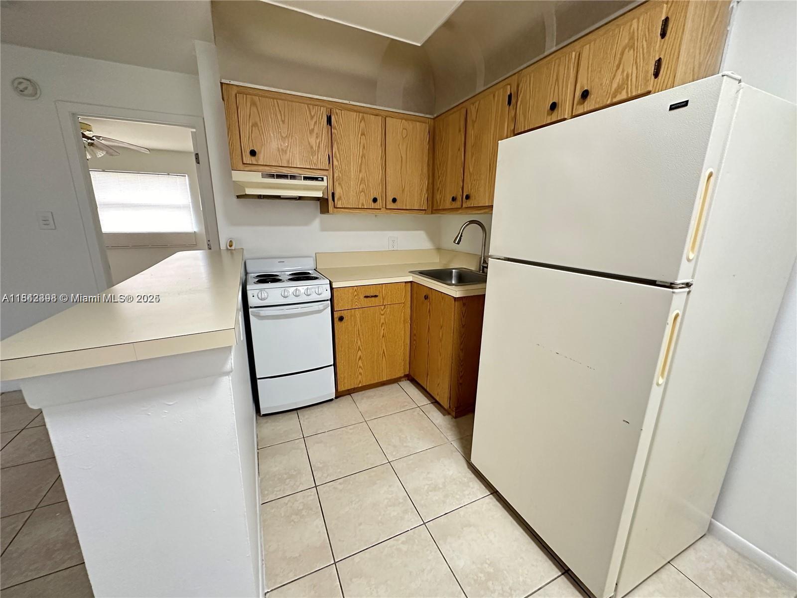 101 NE 41st St G116