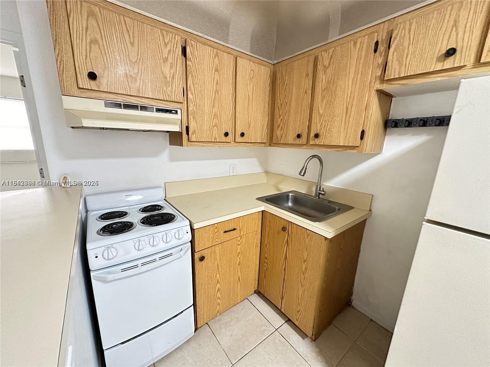 101 NE 41st St G116