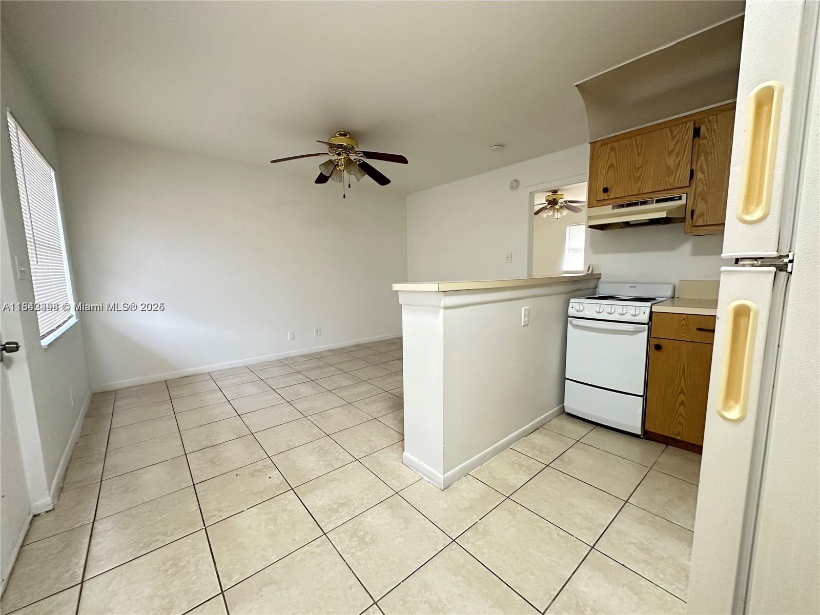 101 NE 41st St G116